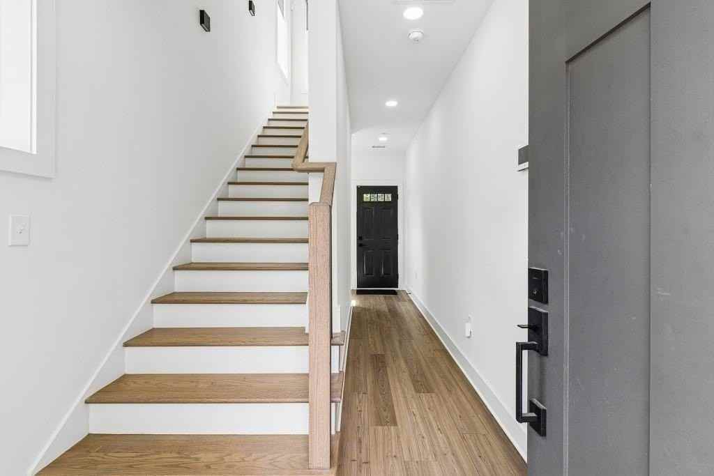 105 Walnut St Sw - Photo 3 of 38