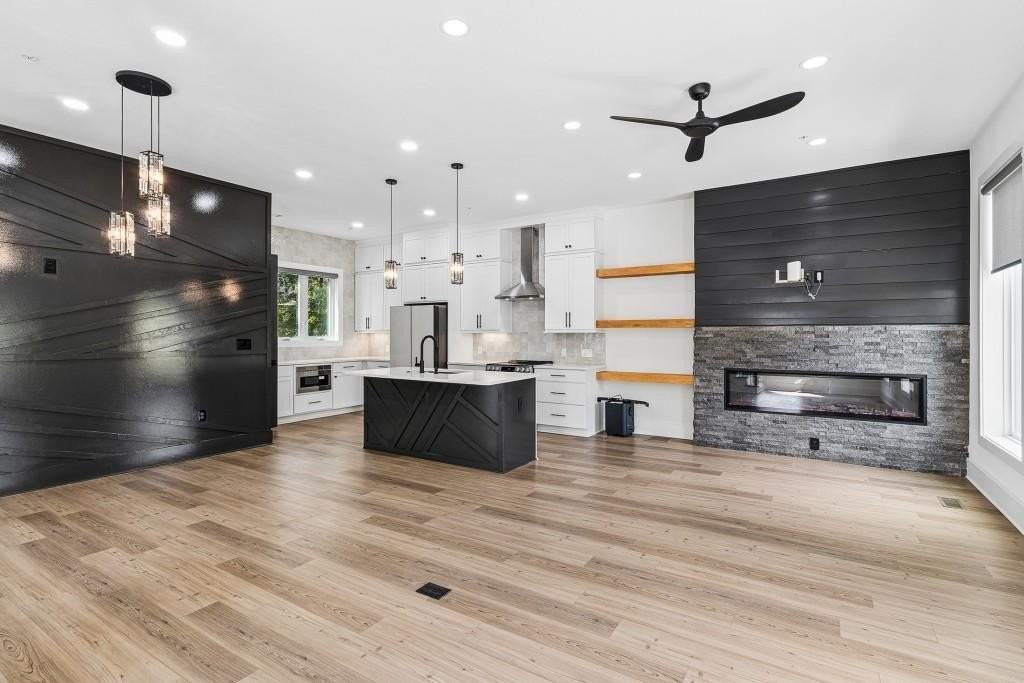 105 Walnut St Sw - Photo 5 of 38