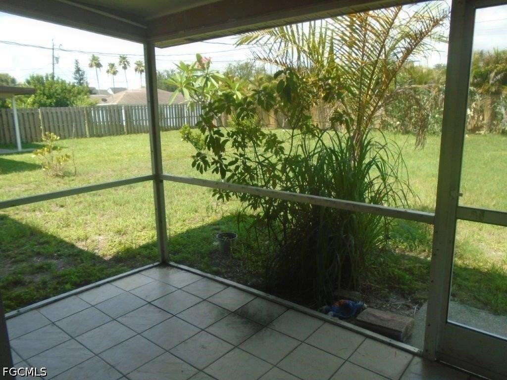 636 Se 13th Ct - Photo 4 of 8