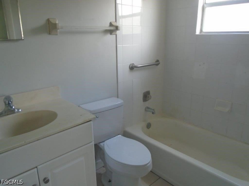 636 Se 13th Ct - Photo 7 of 8
