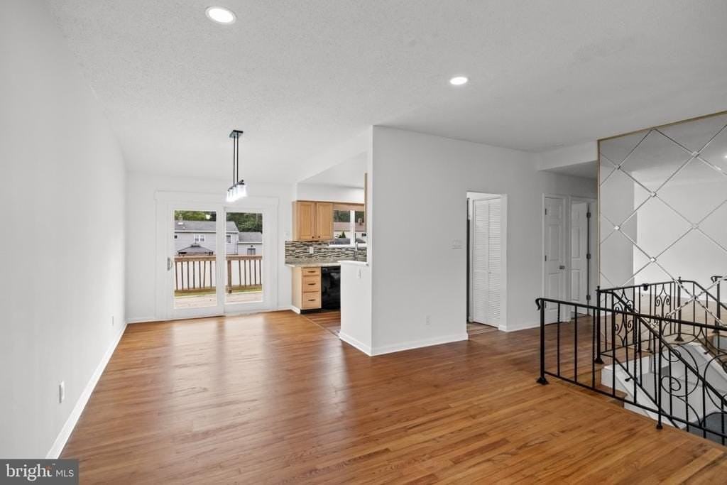408 California Trl - Photo 7 of 27