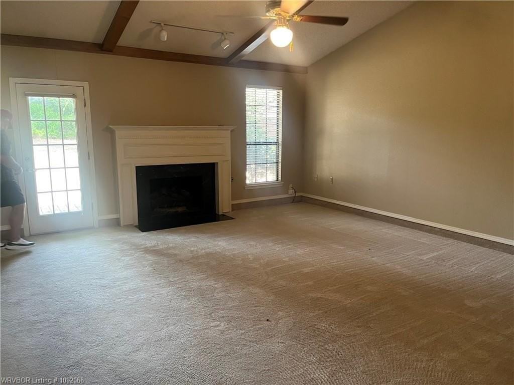 8207 Yorktown Rd - Photo 4 of 14