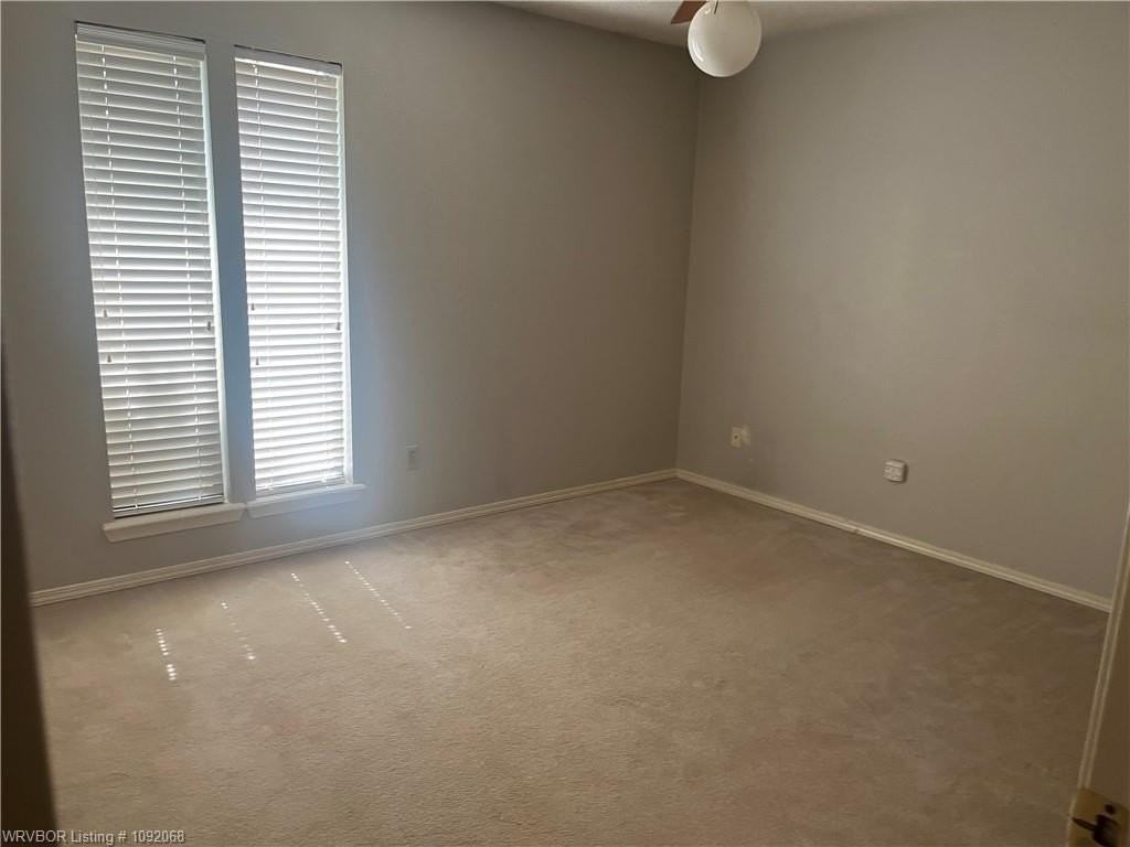 8207 Yorktown Rd - Photo 5 of 14