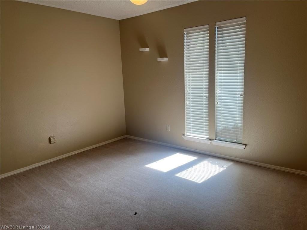 8207 Yorktown Rd - Photo 6 of 14