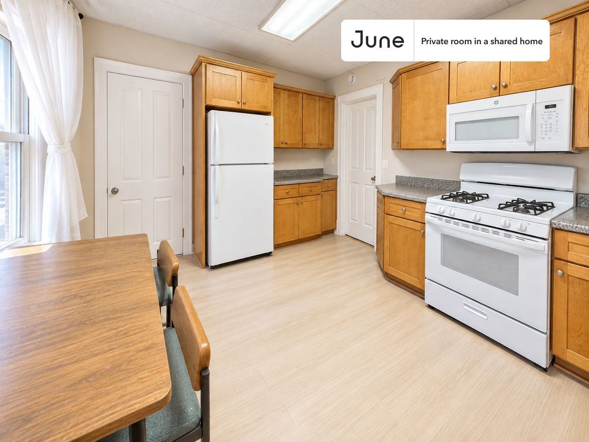 2 Murdock Ter #C - Photo 6 of 14