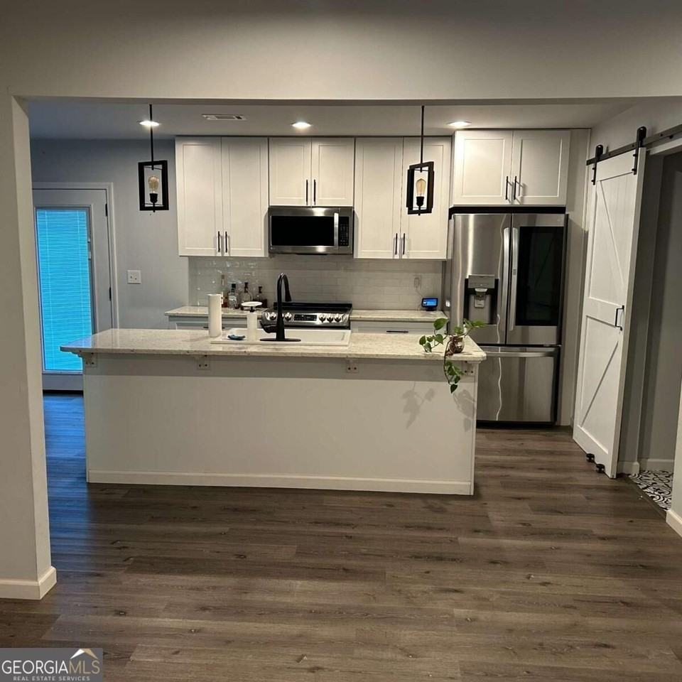 2210 Chaparral Dr - Photo 3 of 14