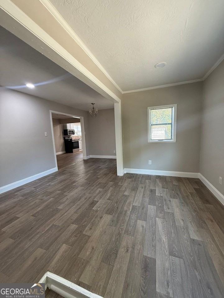 1941 Harrison Rd - Photo 4 of 20