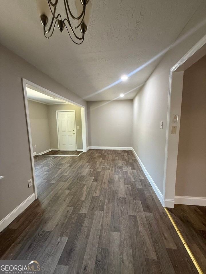 1941 Harrison Rd - Photo 5 of 20