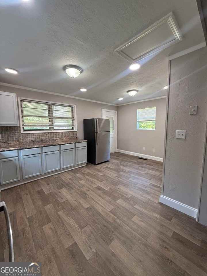 1941 Harrison Rd - Photo 7 of 20