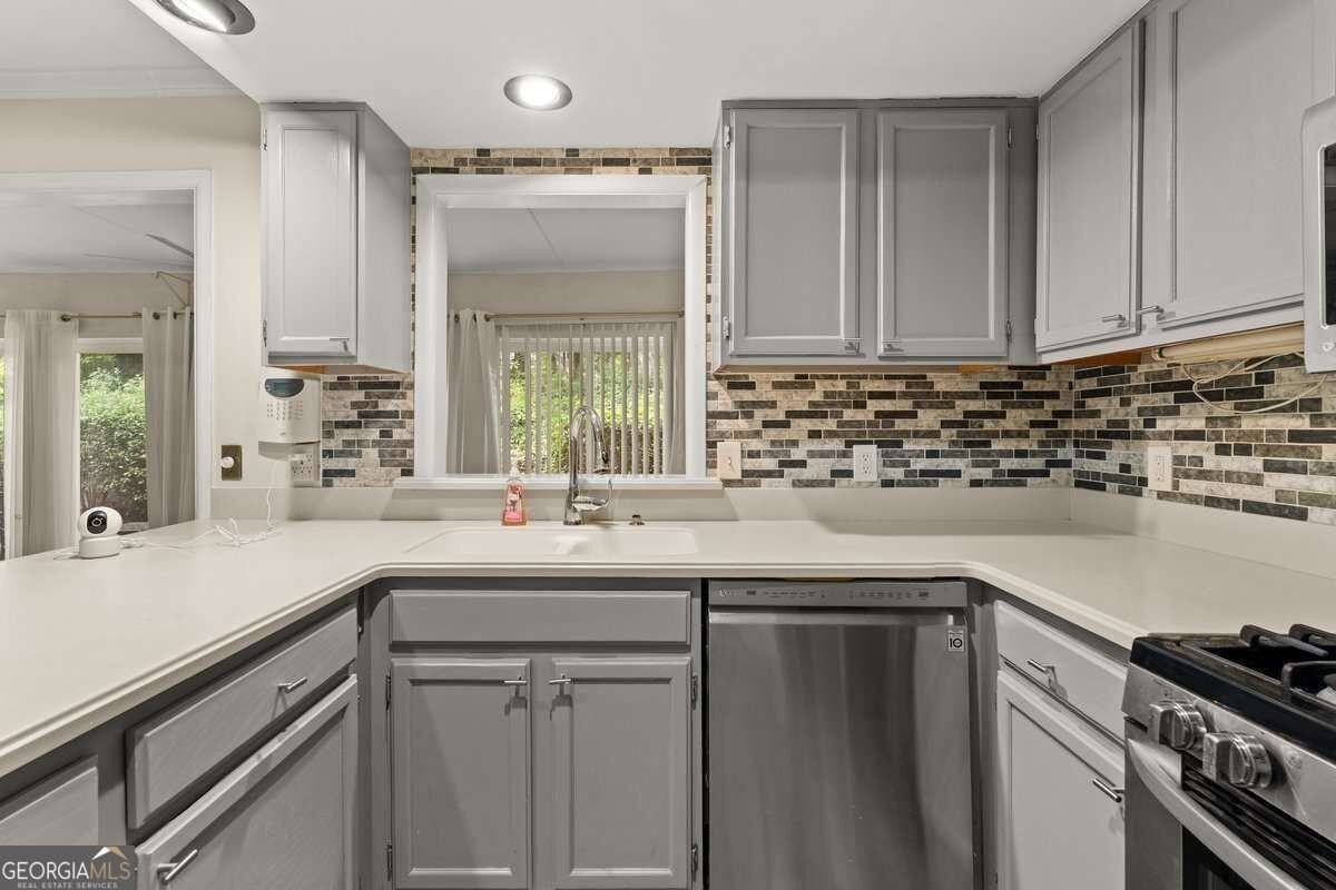 83 Fair Haven Way Se - Photo 2 of 25