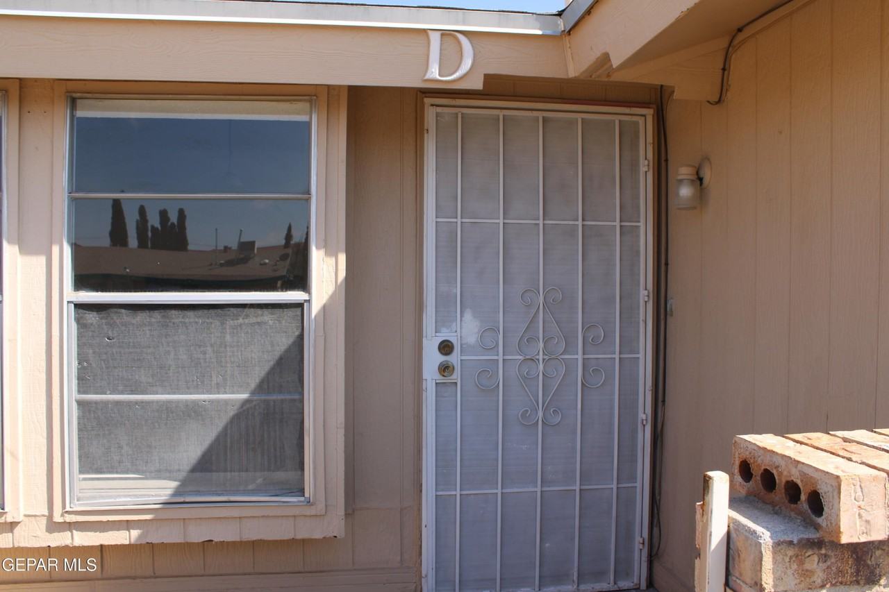 11435 Sundrop Ct #D - Photo 3 of 15