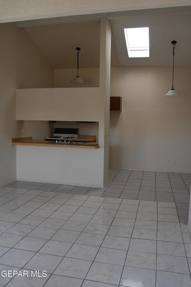 11435 Sundrop Ct #D - Photo 4 of 15