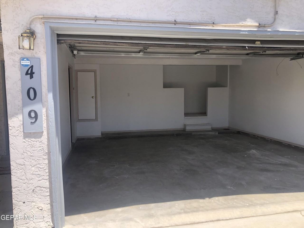 409 Valle Fertil Dr - Photo 3 of 16