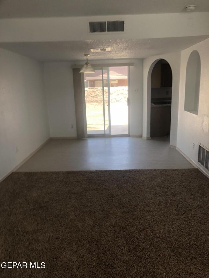 409 Valle Fertil Dr - Photo 6 of 16