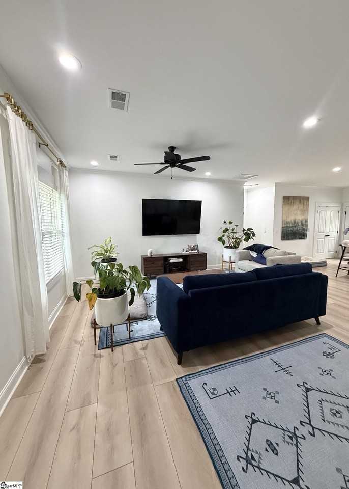 10 N Gaywood Dr - Photo 2 of 18