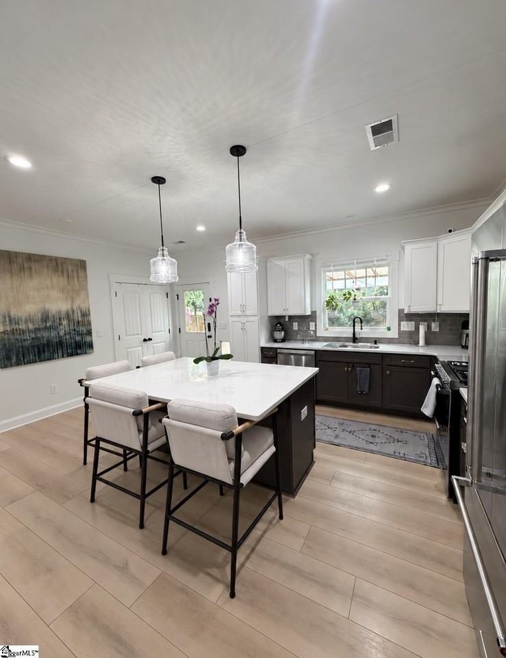 10 N Gaywood Dr - Photo 4 of 18