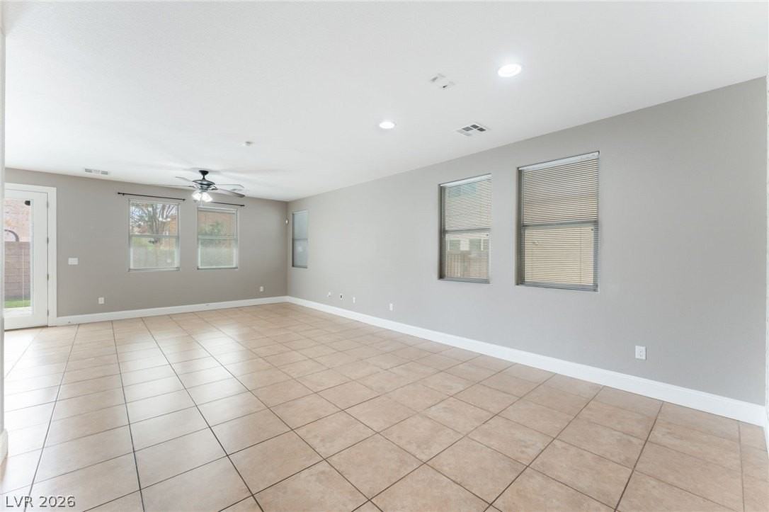6841 Compass Cove Ave - Photo 5 of 40