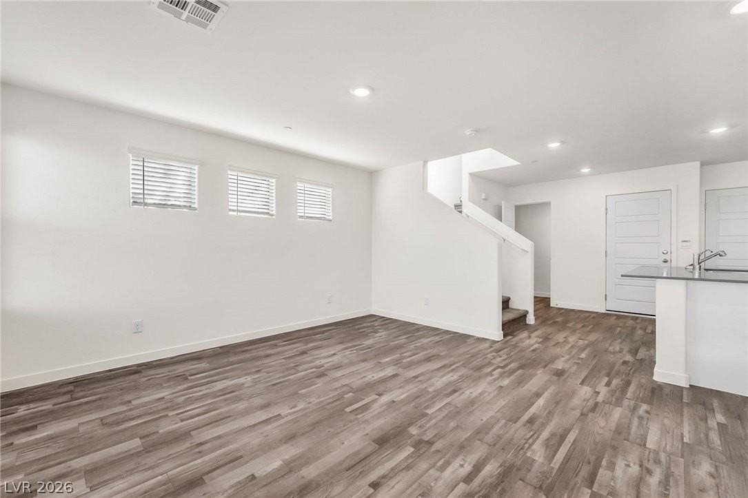 484 Golden Myna Ave - Photo 4 of 19