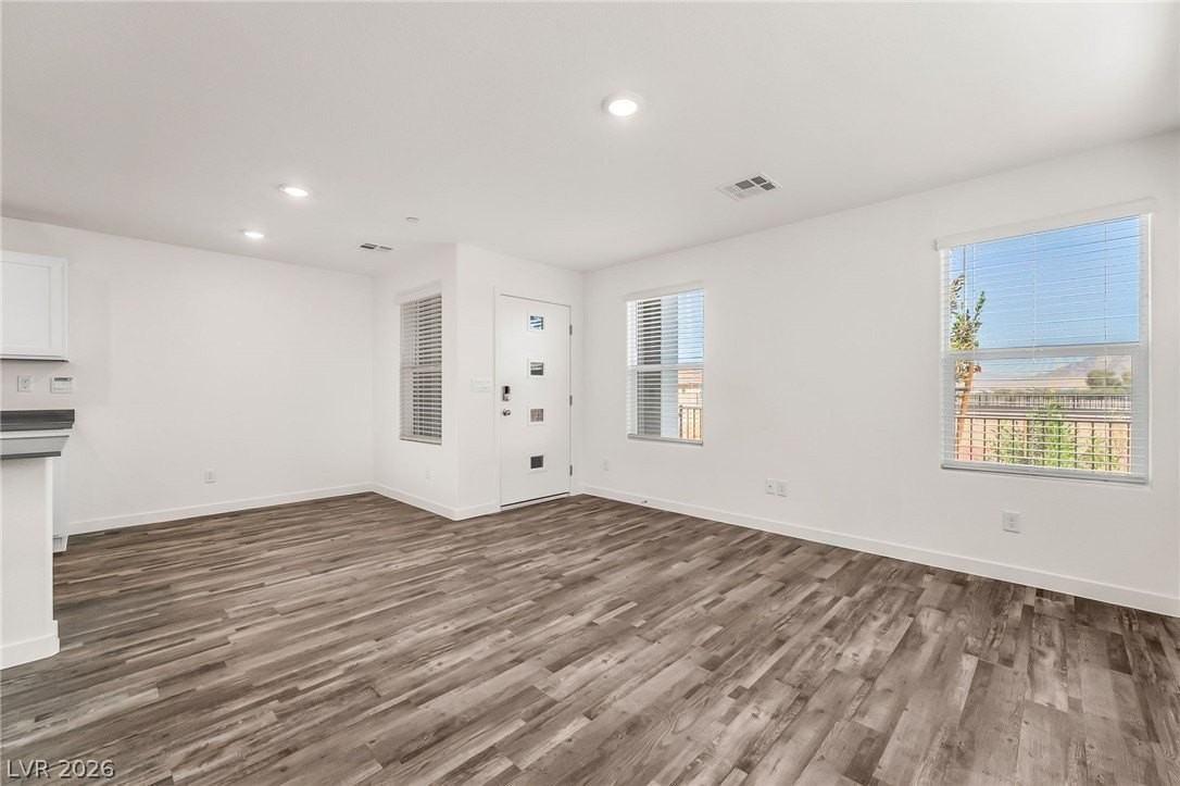 484 Golden Myna Ave - Photo 5 of 19