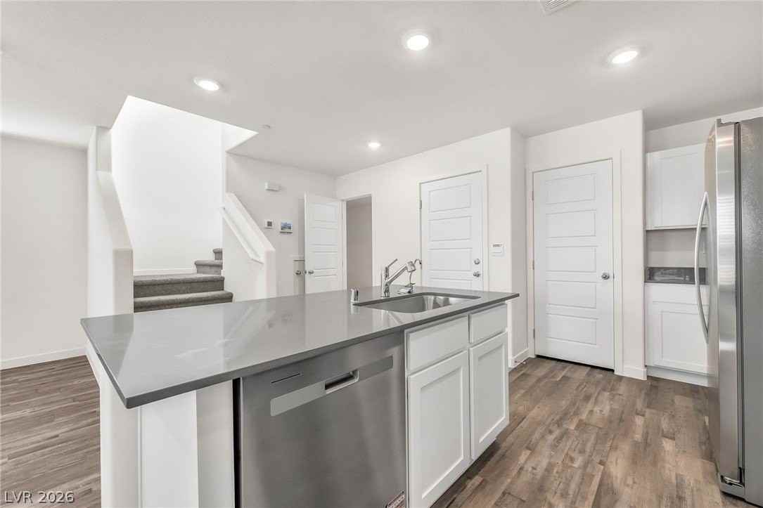 484 Golden Myna Ave - Photo 7 of 19