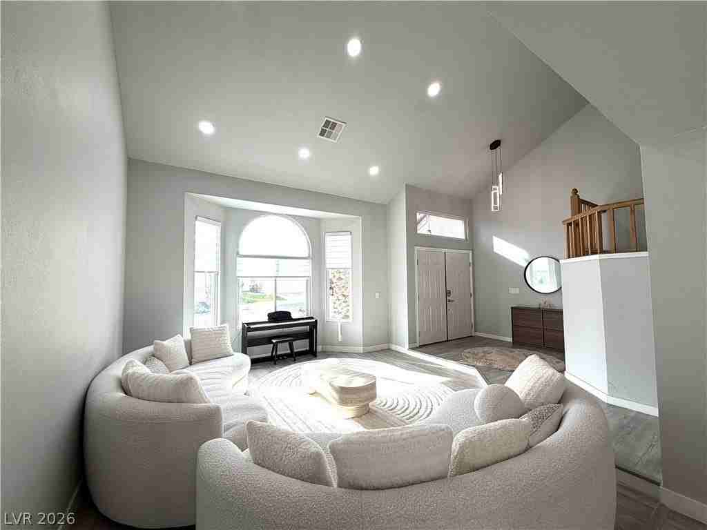 2724 Monrovia Dr - Photo 3 of 36