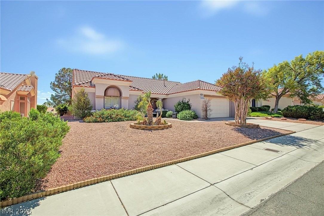 2904 Castle Bar Dr - Photo 4 of 34