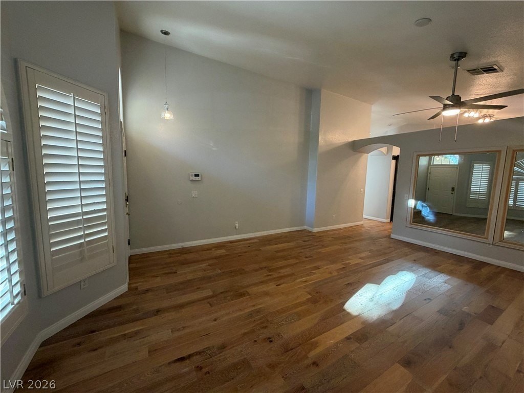 3433 Round Valley Way - Photo 2 of 34