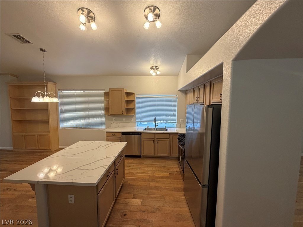3433 Round Valley Way - Photo 4 of 34