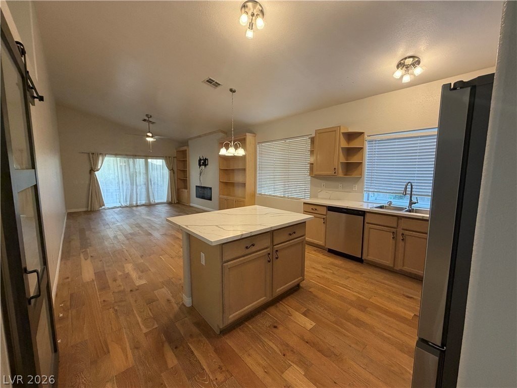 3433 Round Valley Way - Photo 5 of 34