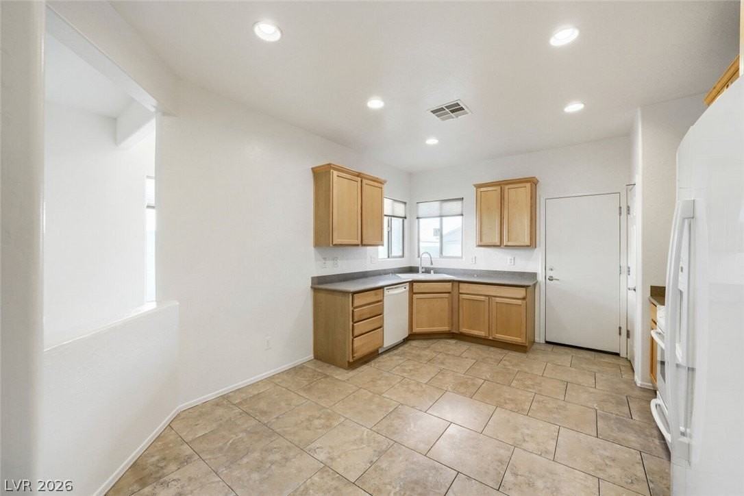 6160 Isola Peak Ave - Photo 7 of 28