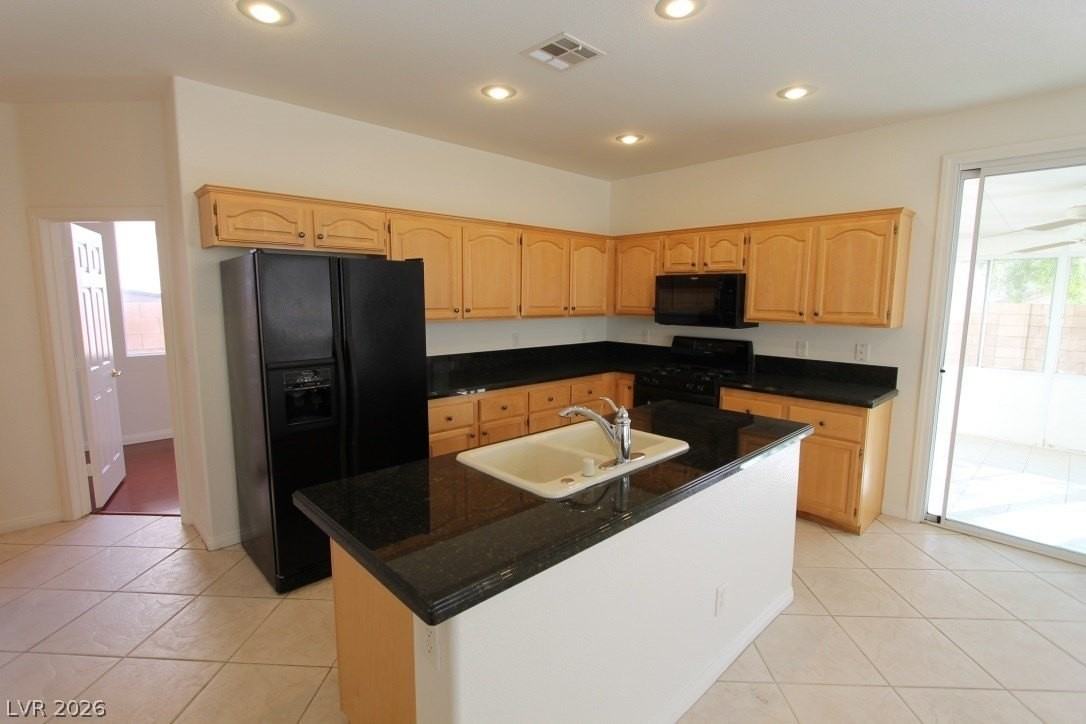 8247 Azure Shores Ct - Photo 4 of 32