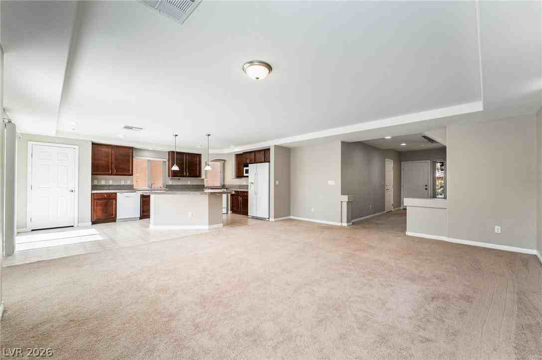 6713 Philharmonic Ave - Photo 4 of 33