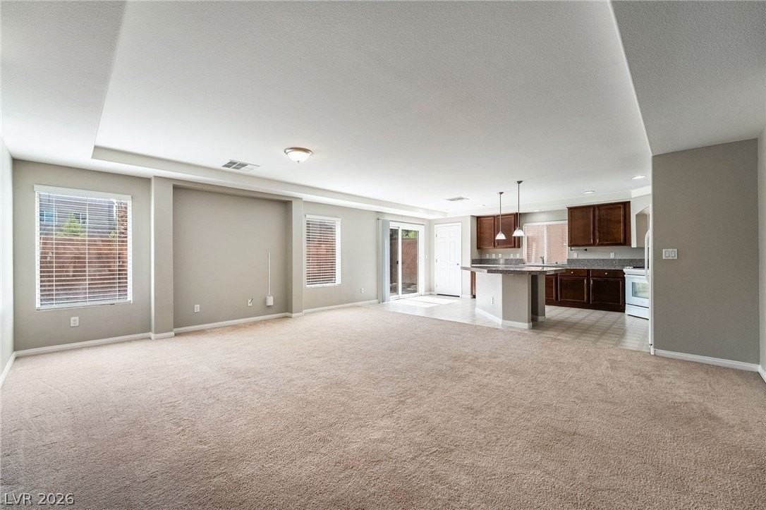 6713 Philharmonic Ave - Photo 5 of 33