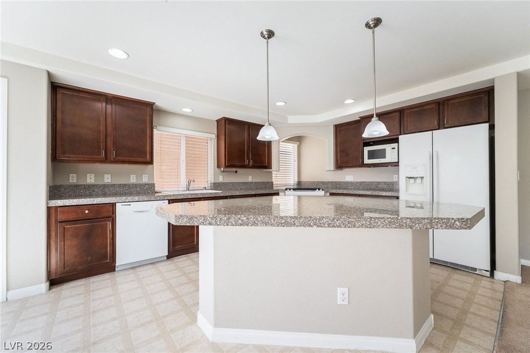 6713 Philharmonic Ave - Photo 7 of 33