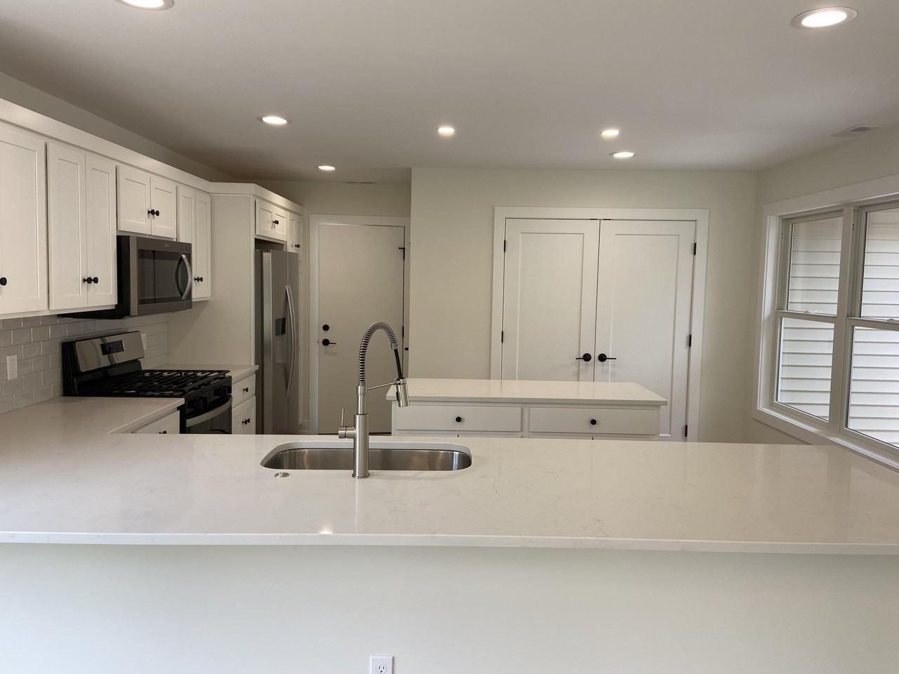 730 Violet Way - Photo 7 of 21