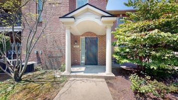 featured image of 5615 Hampshire Ln