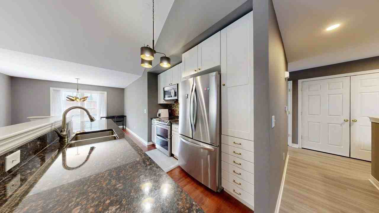 5615 Hampshire Ln - Photo 4 of 26