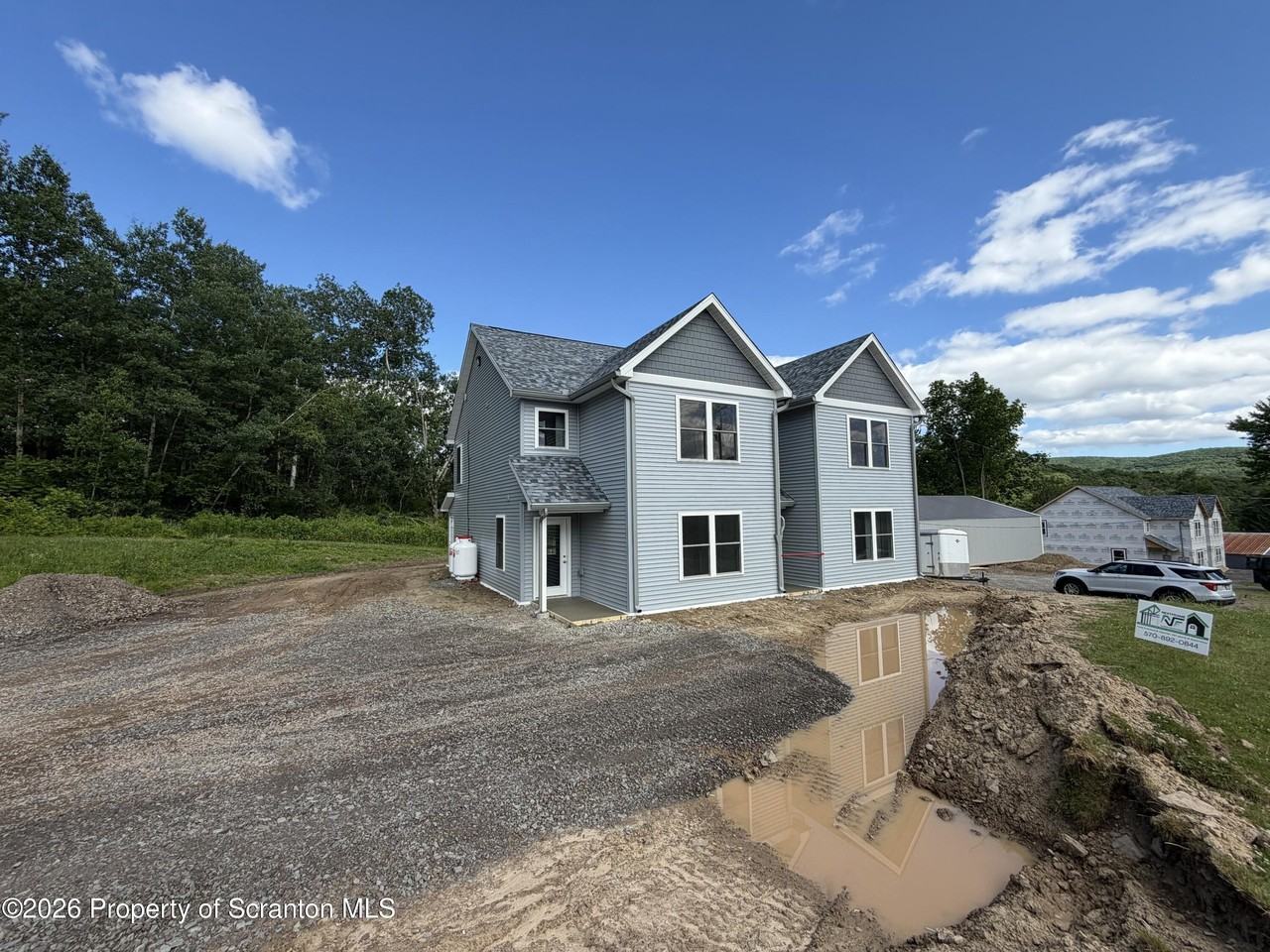 1066 Lakeland Dr - Photo 3 of 28