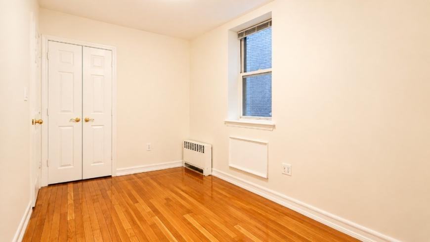 367 W 48th St - Photo 5 of 10