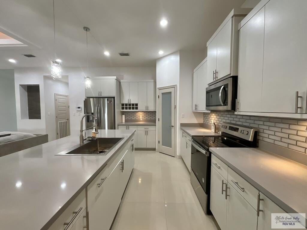 1846 JOAQUIN ST - Photo 7 of 20