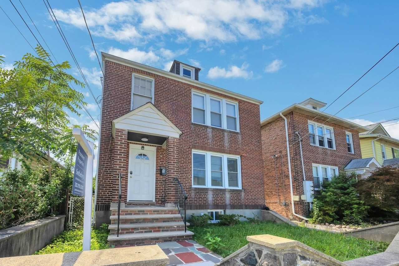 58 Floyd Ave #1 - Photo 3 of 41