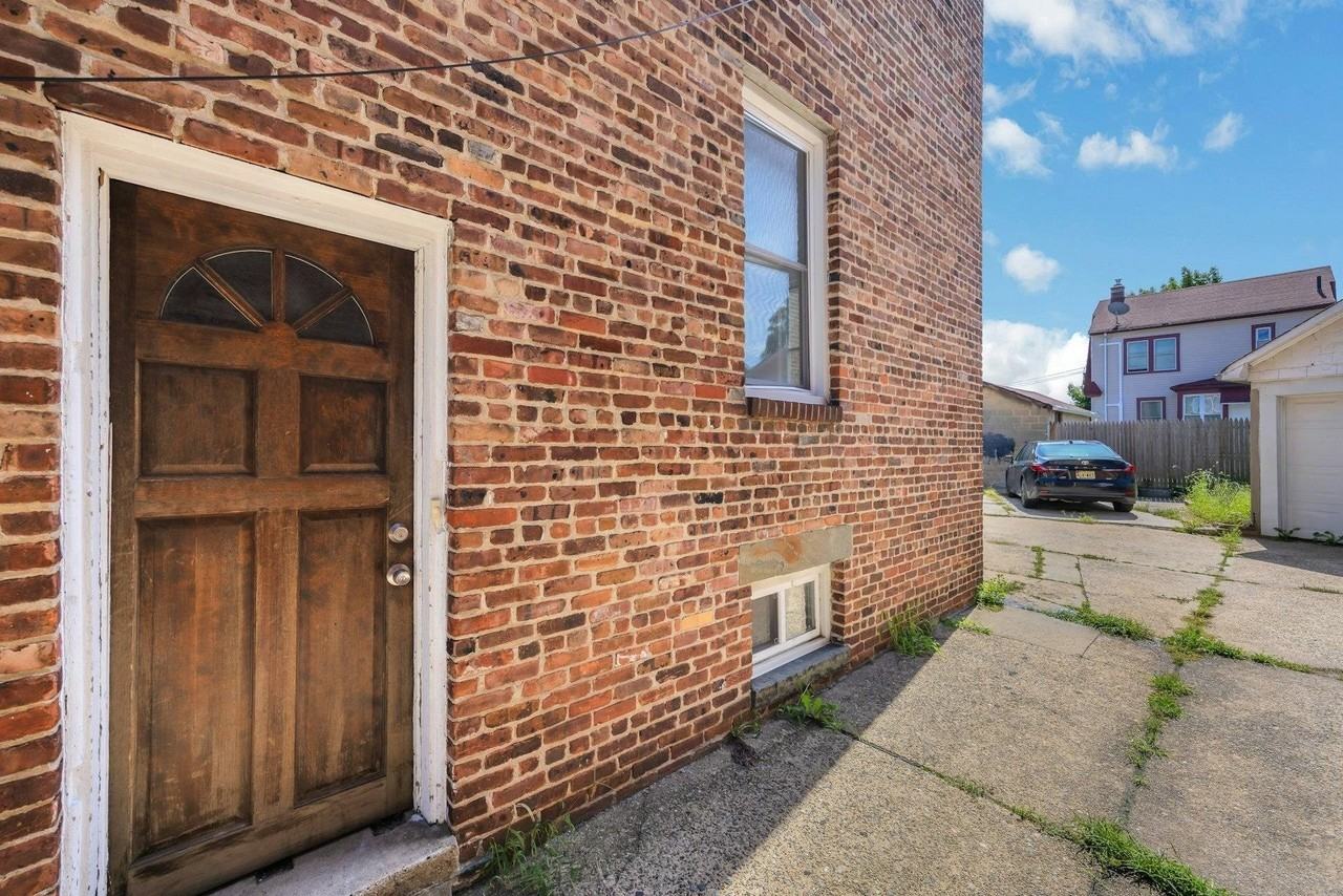58 Floyd Ave #1 - Photo 5 of 41