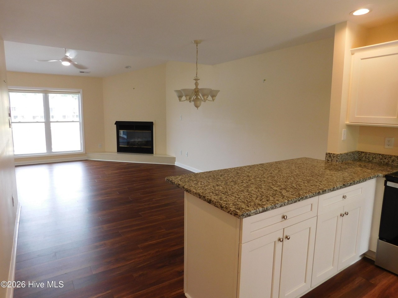 7151 Windward Dr - Photo 5 of 31