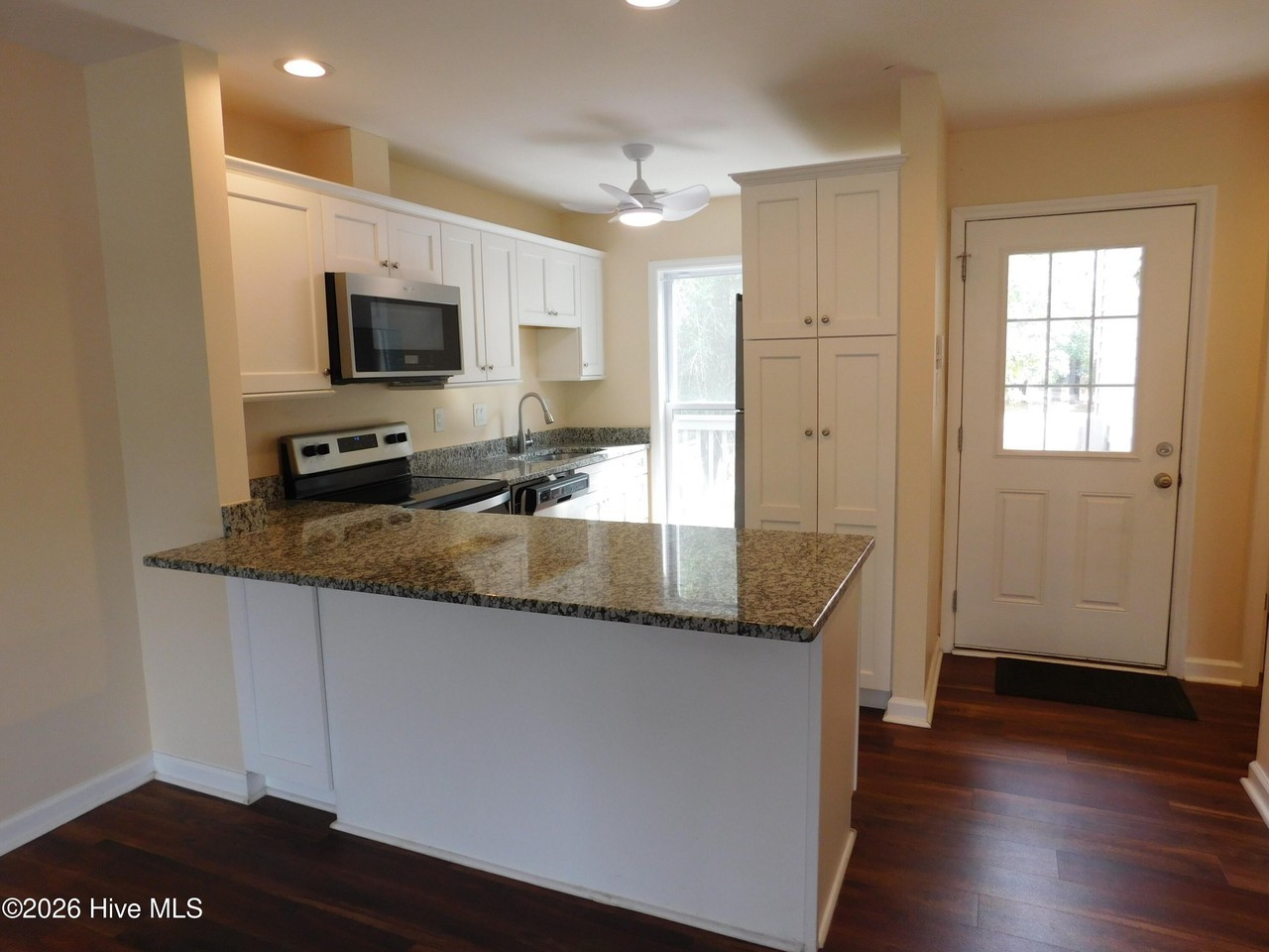 7151 Windward Dr - Photo 7 of 31