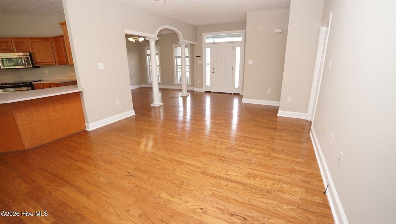 109 Long Leaf Dr - Photo 5 of 40