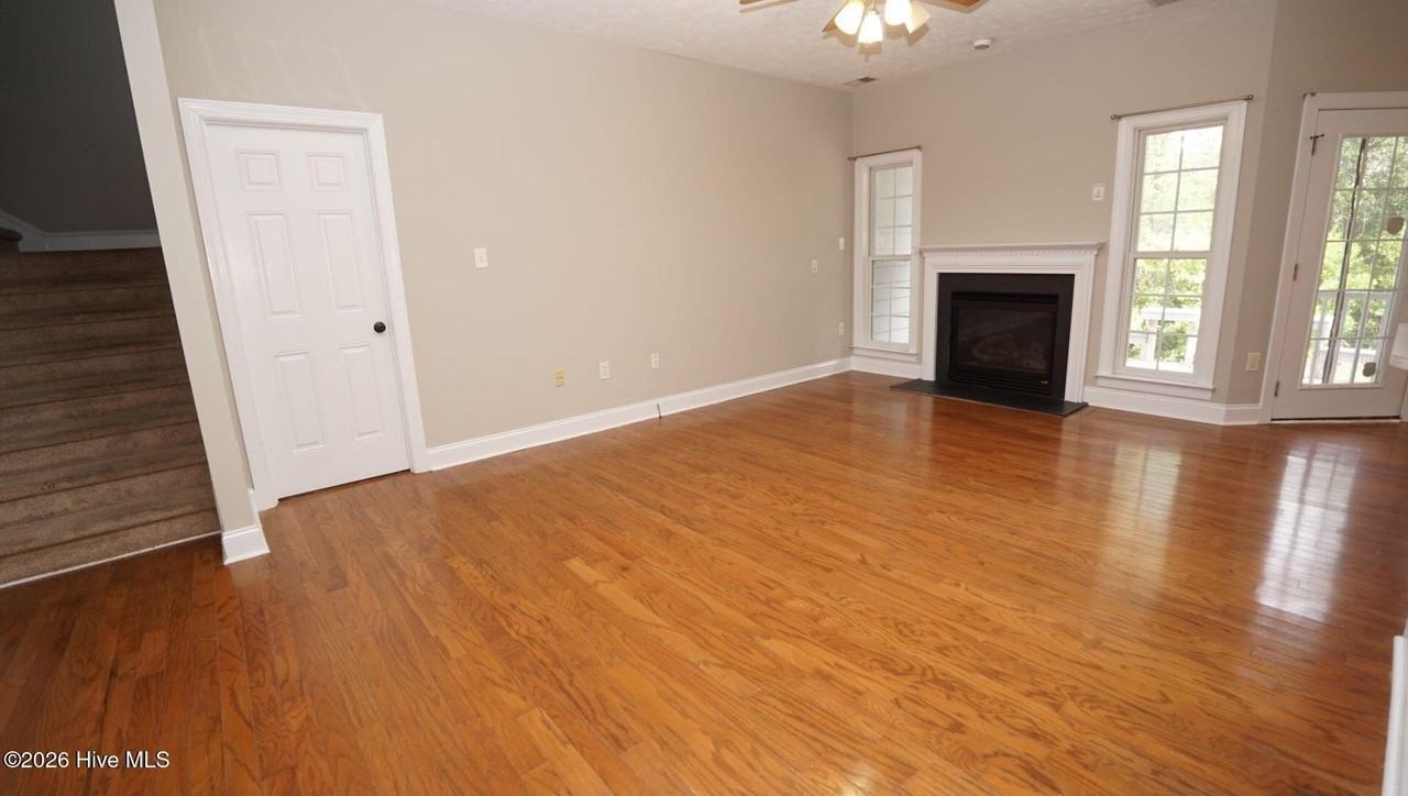 109 Long Leaf Dr - Photo 6 of 40