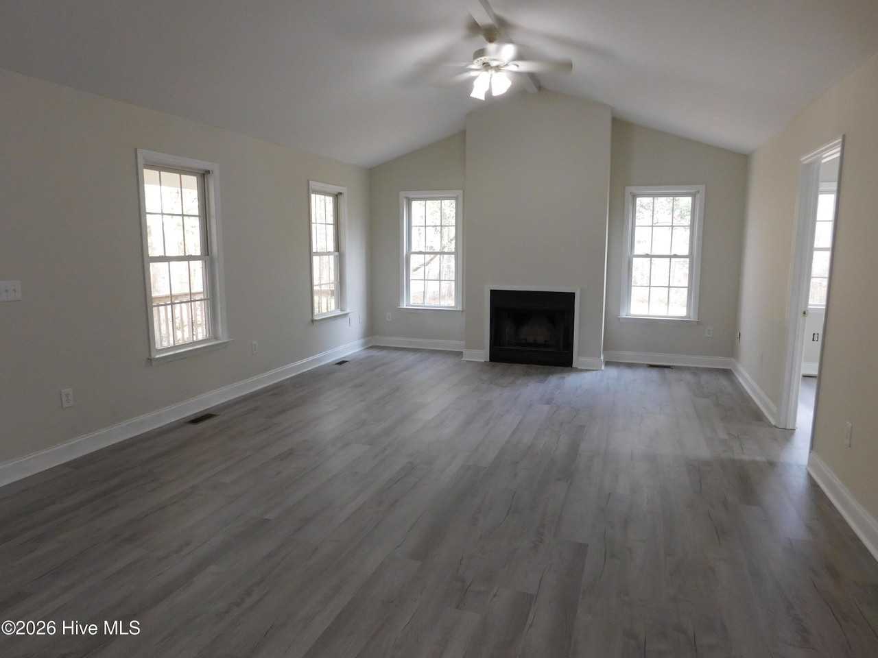 275 Scott Farm Ln - Photo 6 of 25
