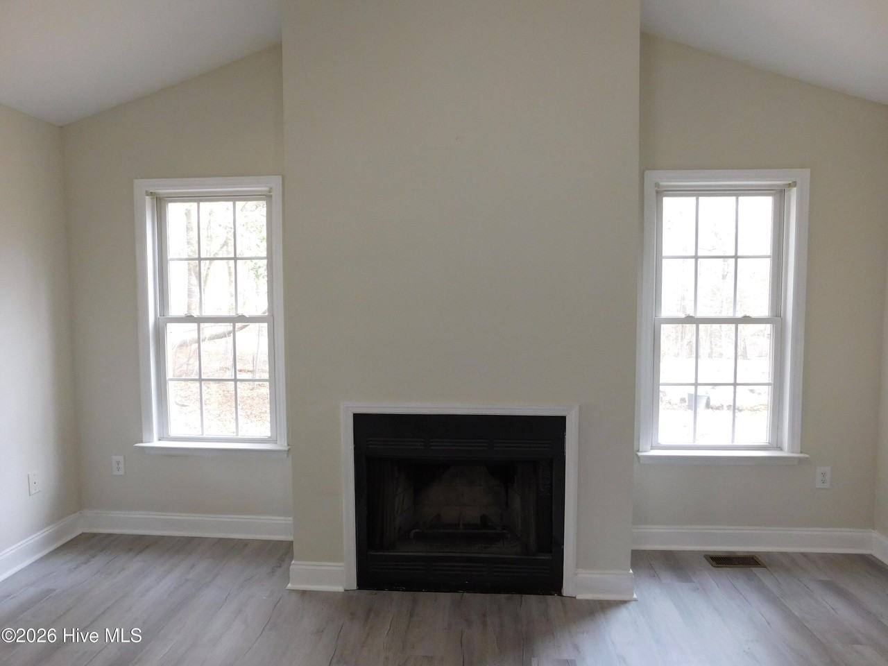 275 Scott Farm Ln - Photo 7 of 25