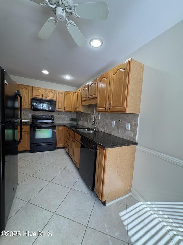 227 N Knoll Rd - Photo 5 of 17