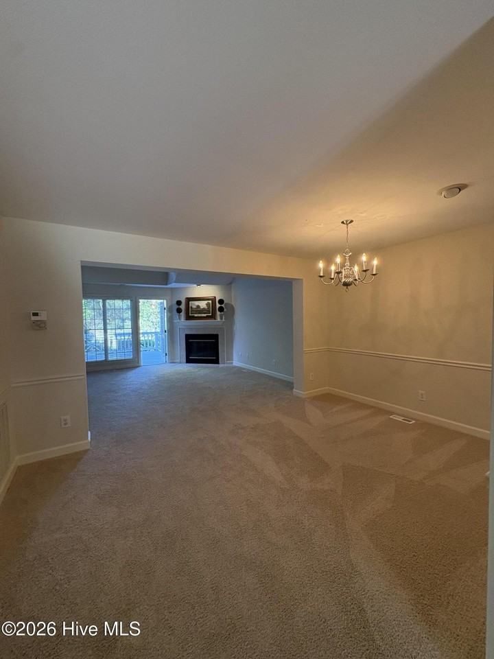 227 N Knoll Rd - Photo 7 of 17
